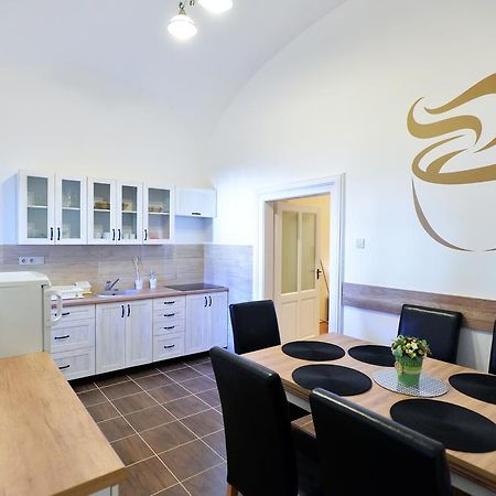 Foter Apartman 埃格尔 外观 照片