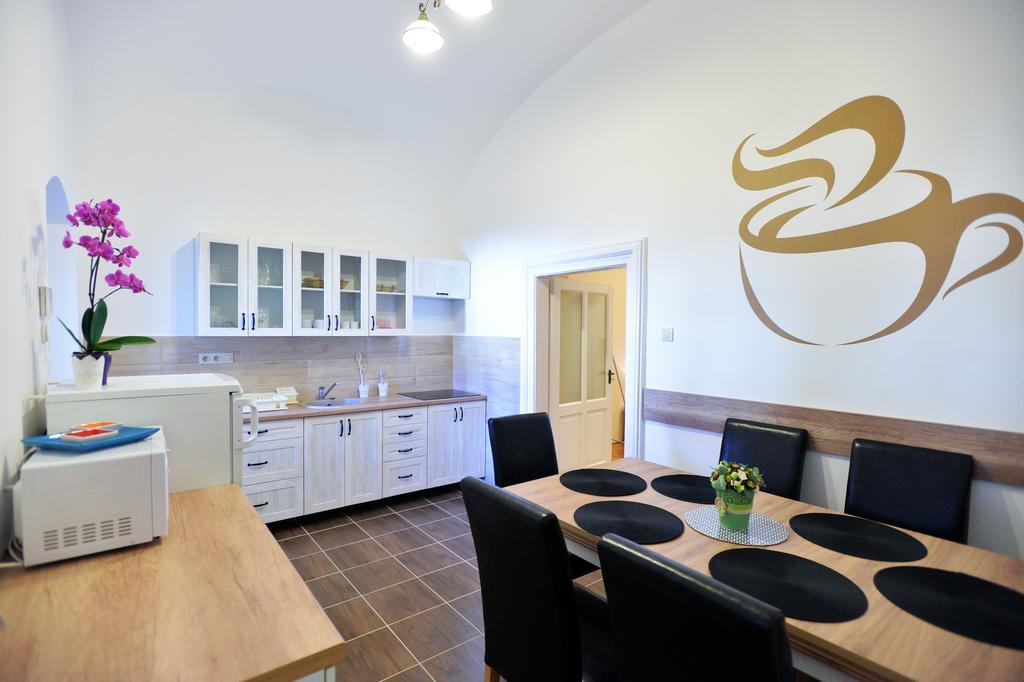 Foter Apartman 埃格尔 外观 照片