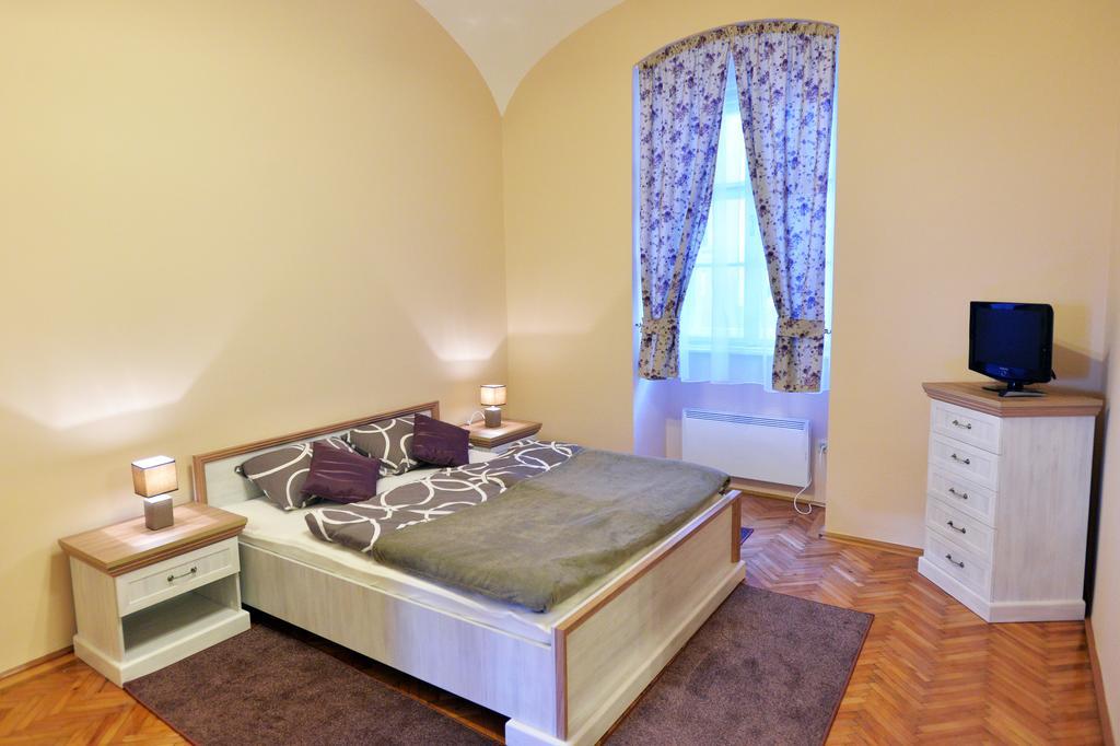 Foter Apartman 埃格尔 外观 照片